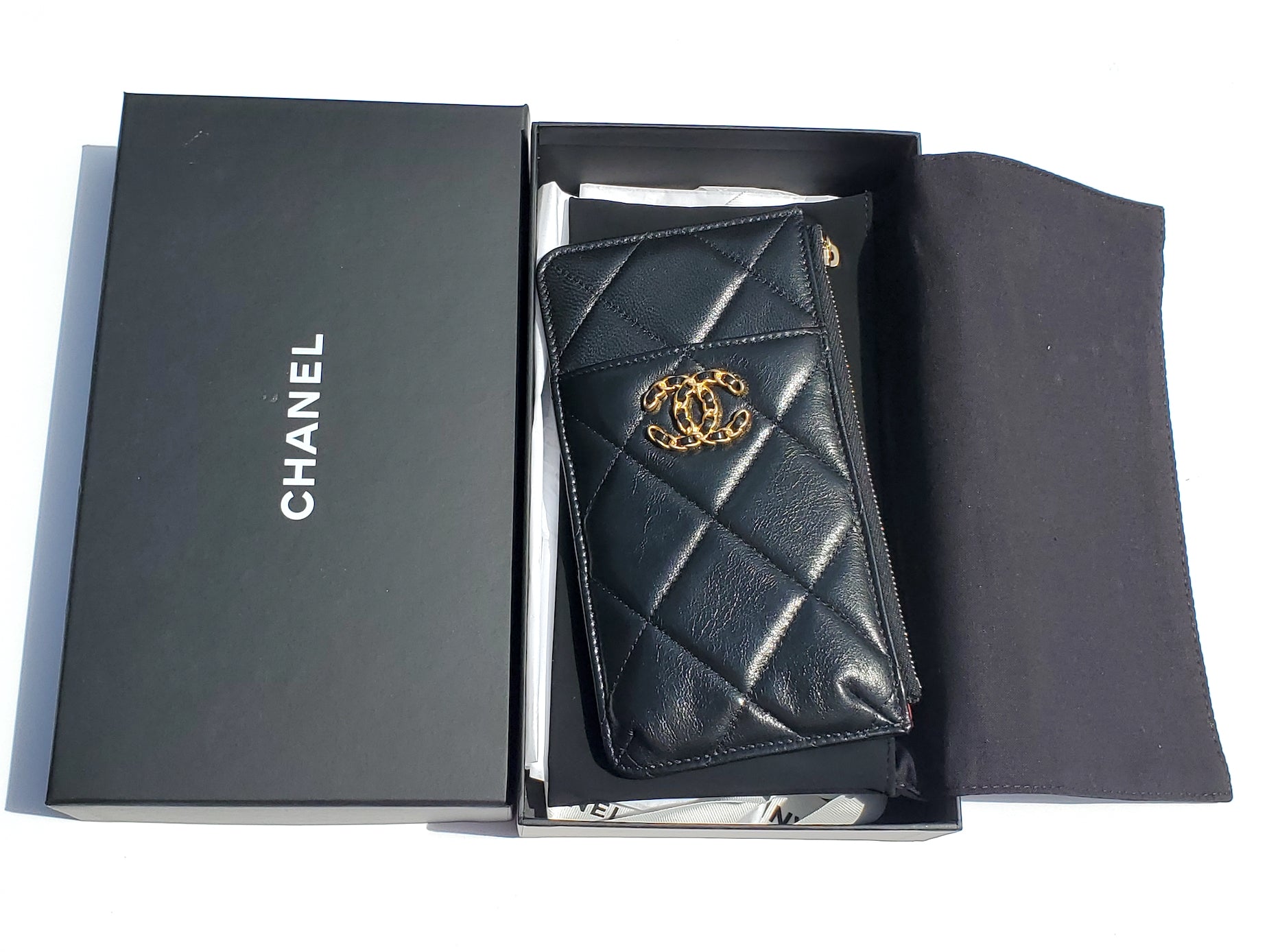 CHANEL 19 2020 Black Goatskin Quilted Phone  Holder