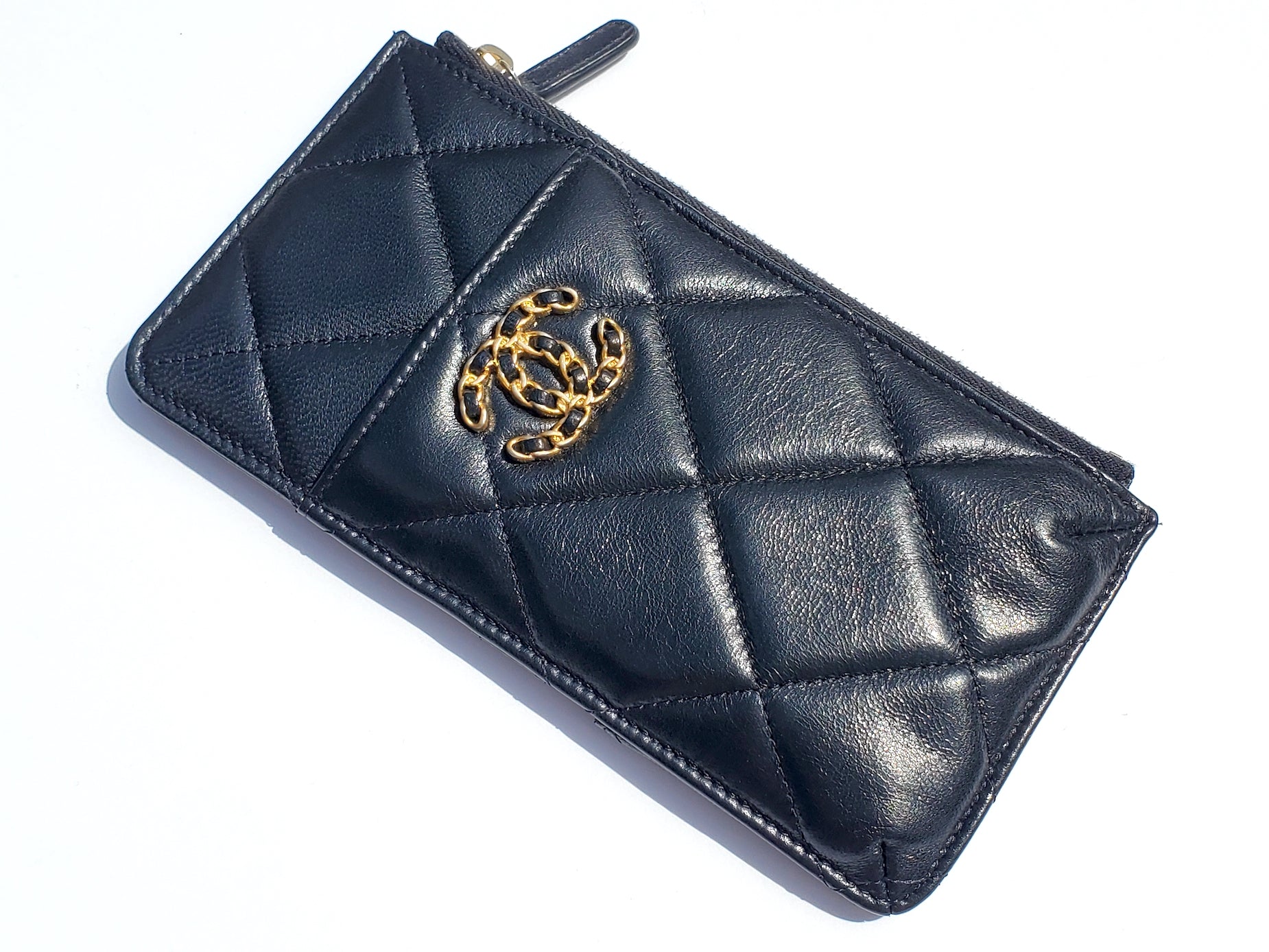 CHANEL 19 2020 Black Goatskin Quilted Phone  Holder