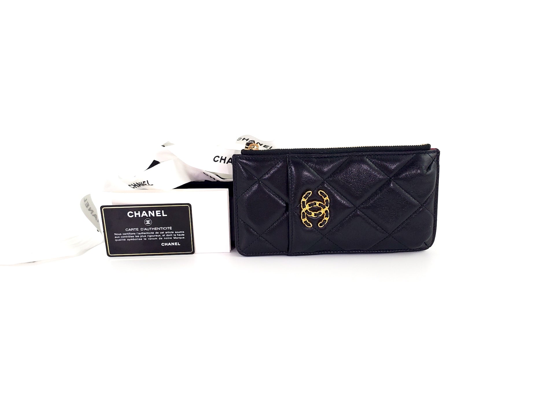 CHANEL 19 2020 Black Goatskin Quilted Phone  Holder