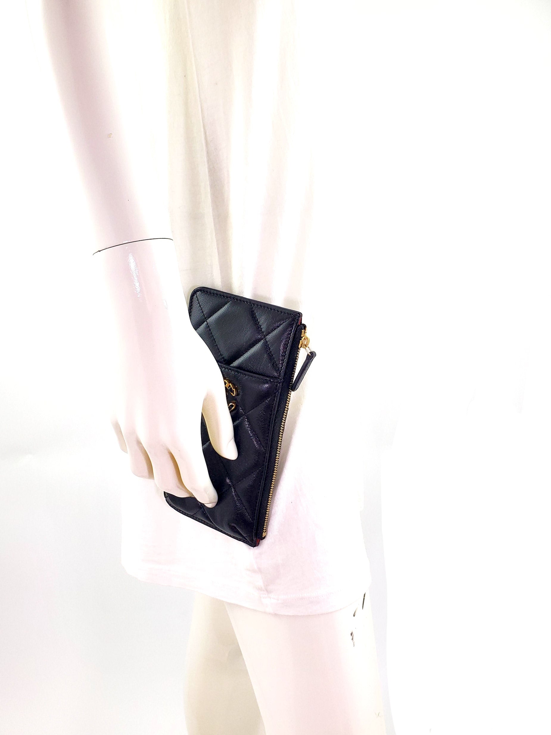 CHANEL 19 2020 Black Goatskin Quilted Phone  Holder