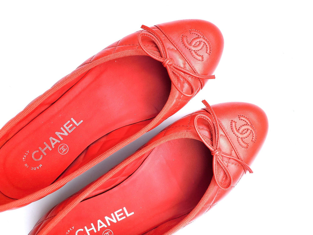 CHANEL 18A Red Quilted CC Logo Classic Ballet Flats 37.5C