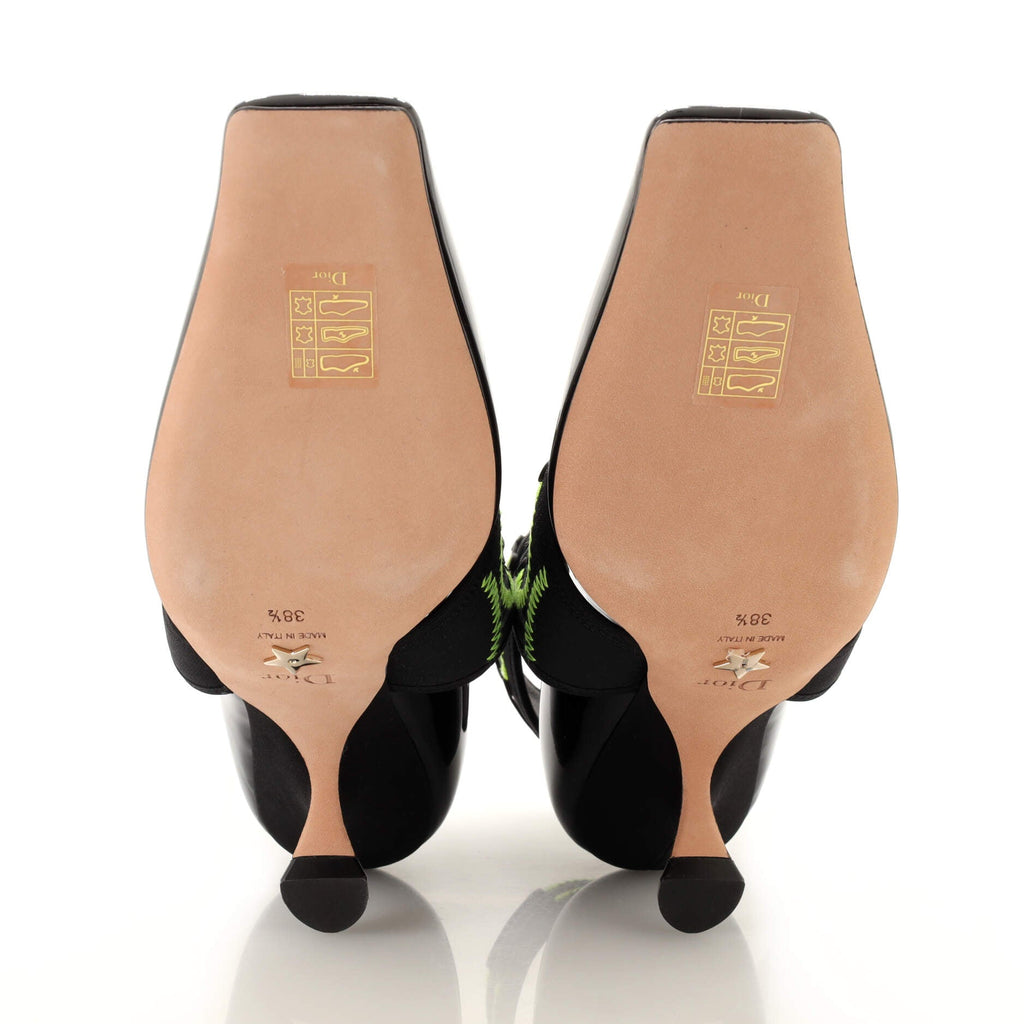 Women's 62-22 Pumps Patent with Fabric