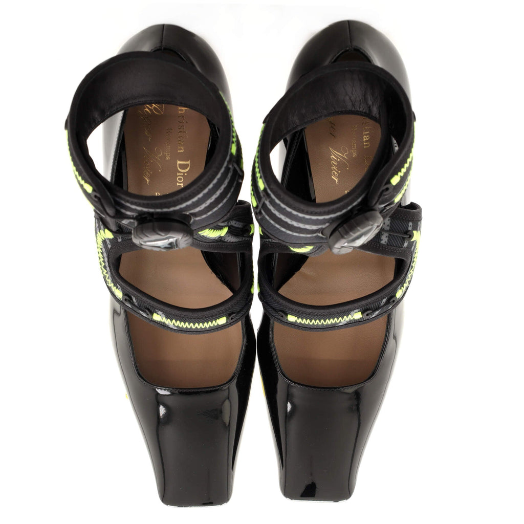 Women's 62-22 Pumps Patent with Fabric
