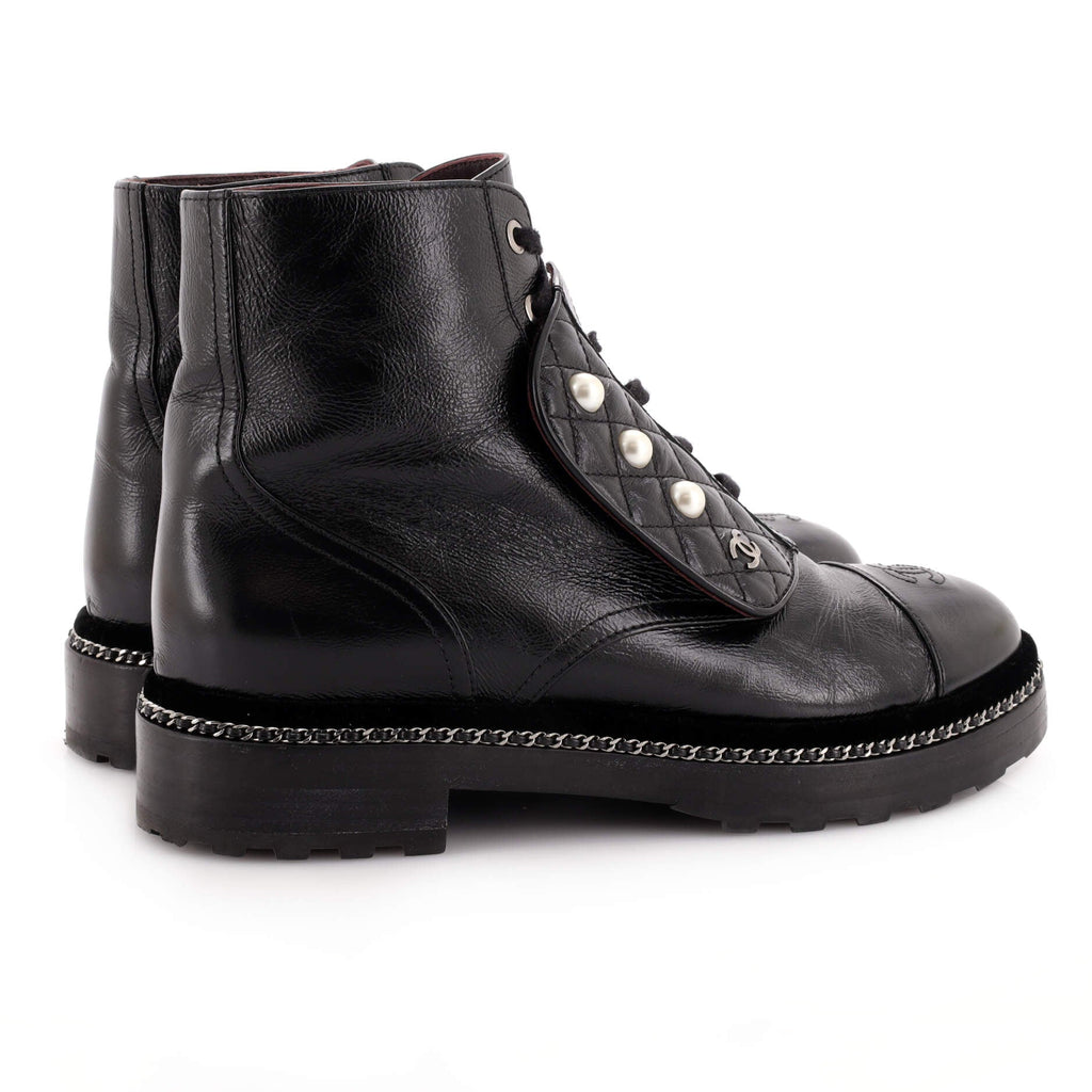 Women's Cap Toe CC Chain Around Pearl Combat Boots Leather