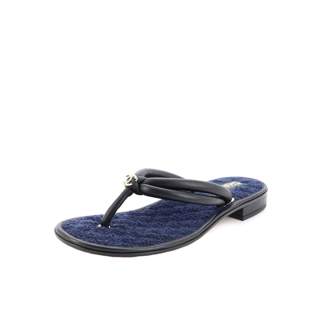 Women's Interlocking CC Thong Sandals Leather