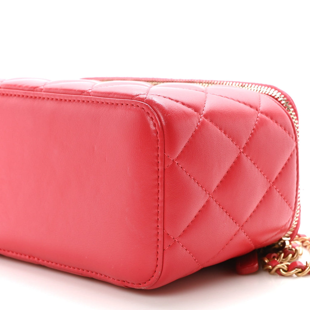 Lambskin Quilted Small Pearl Crush Vanity Case With Chain Red