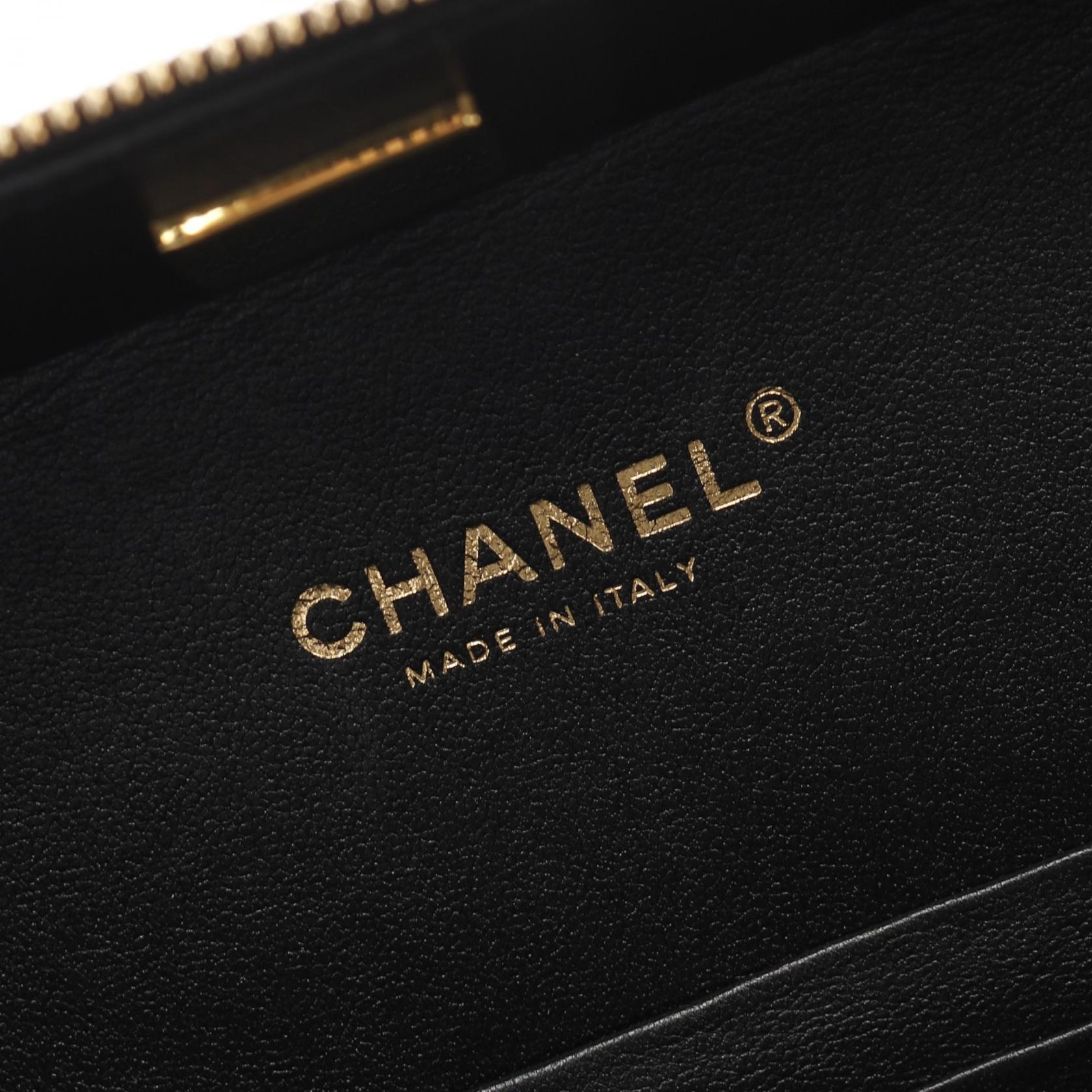 Chanel Matelassé Lambskin 2way Shoulder Bag