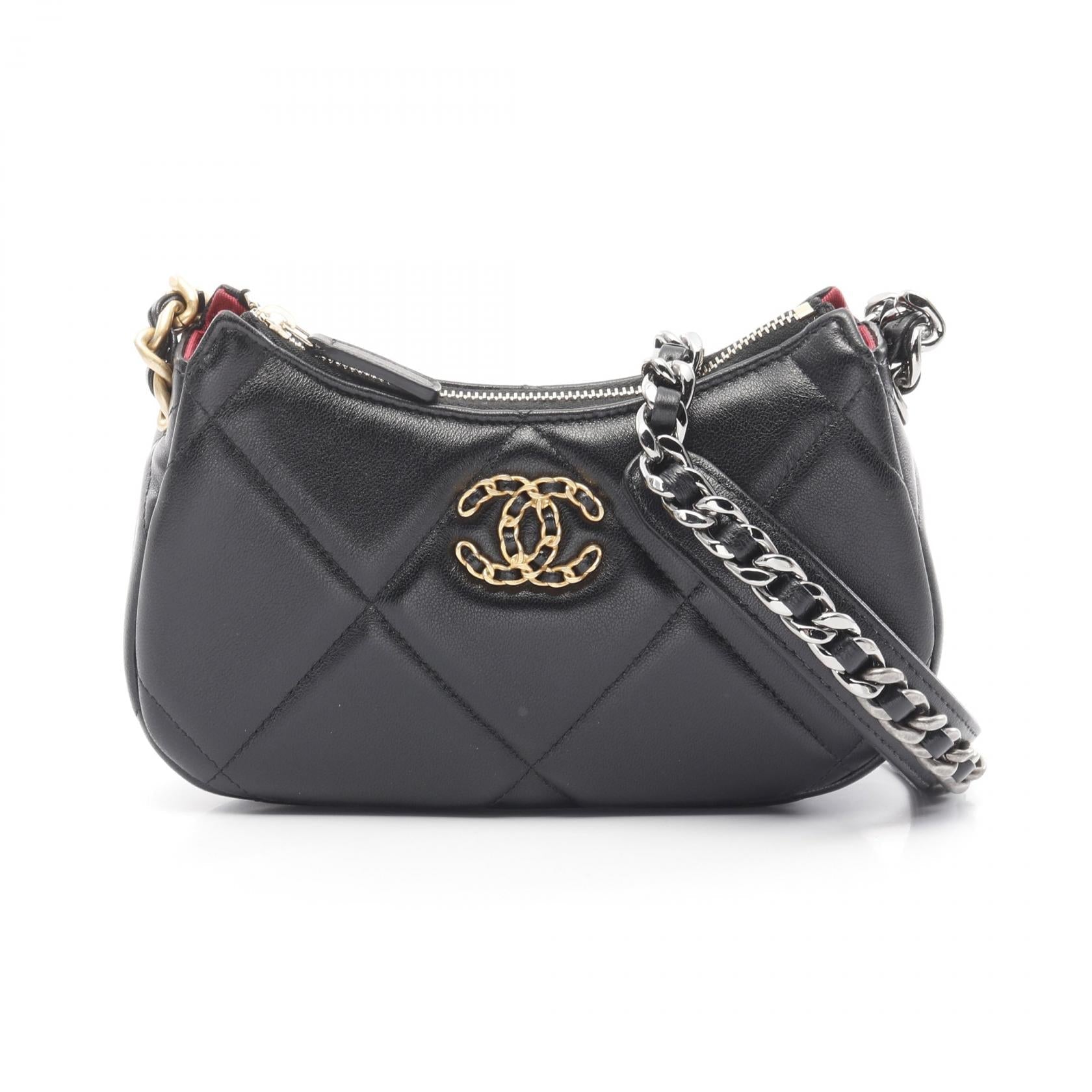 Chanel 19 Matelassé Leather Shoulder Bag