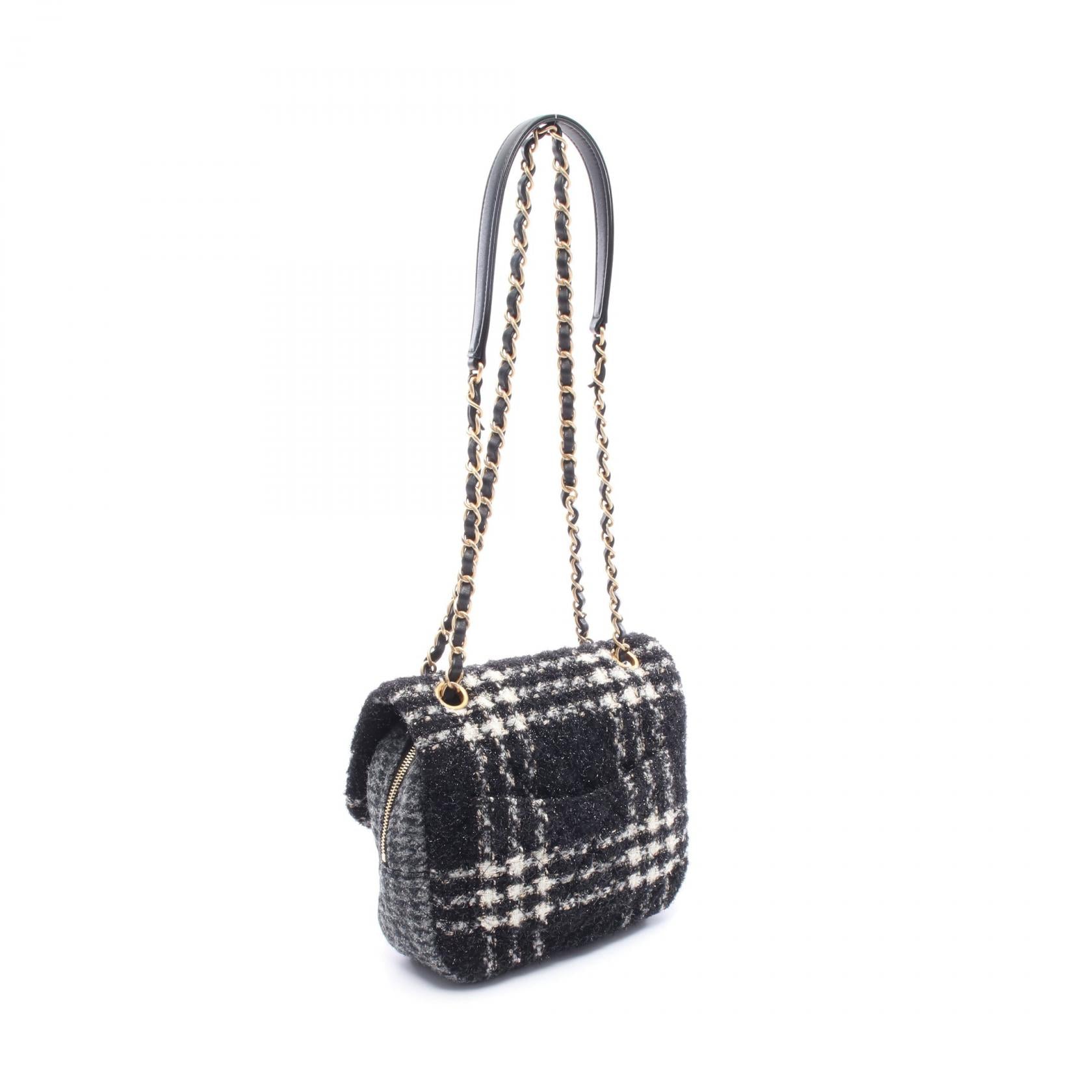 Chanel Matelassé Fabric Wool Shoulder Bag