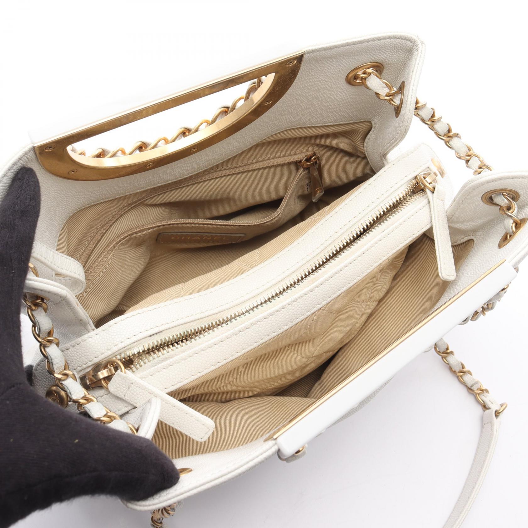 Chanel Matelassé Grained Calfskin Shoulder Bag