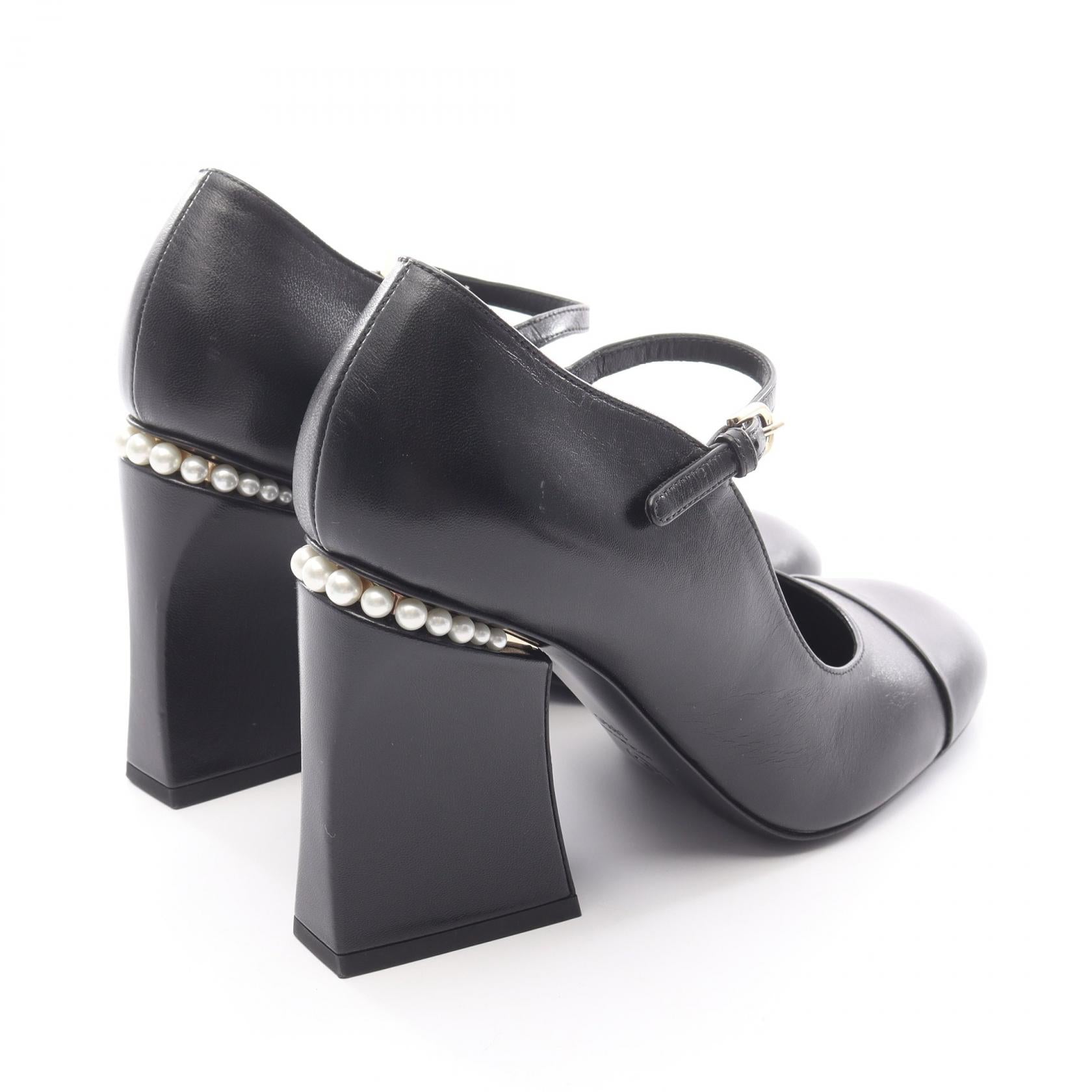 Chanel Coco Mark Leather Pearl Pumps