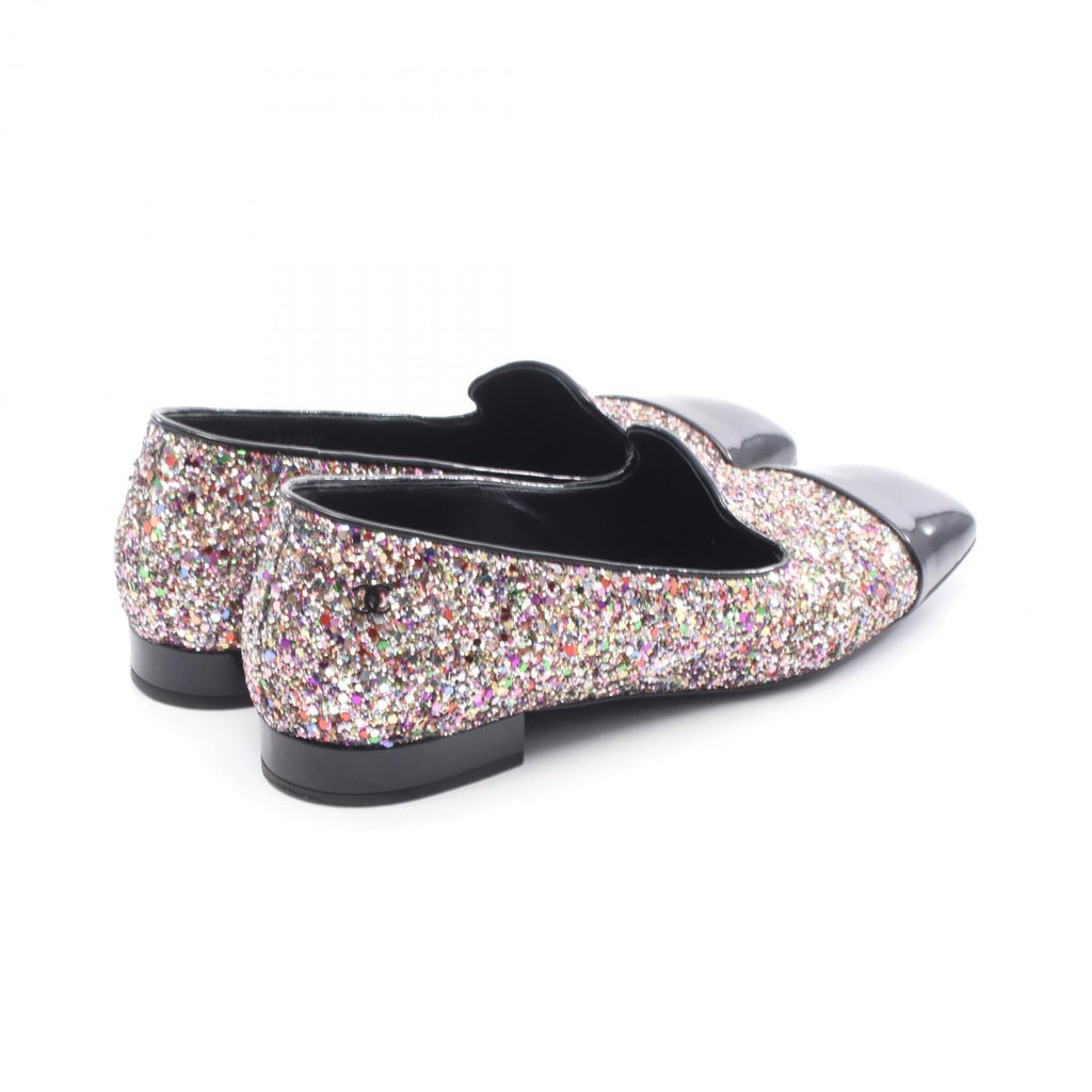Chanel Coco Mark Patent Leather Pumps