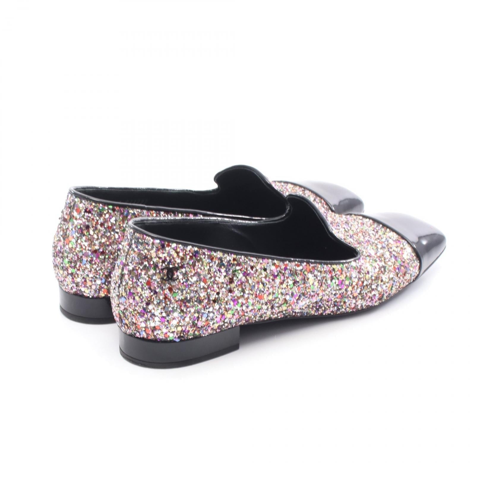 Chanel Coco Mark Patent Leather Pumps