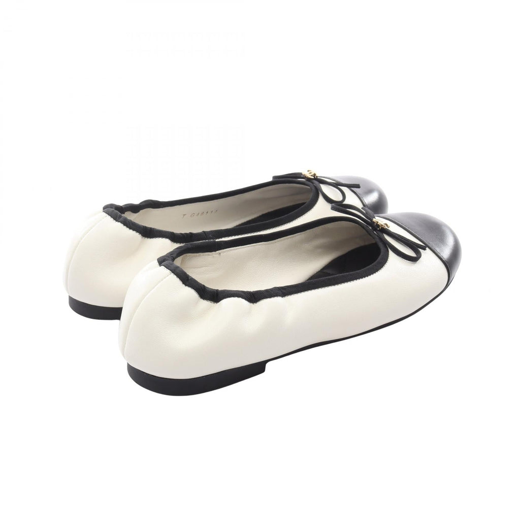 Chanel Coco Mark Calfskin Pumps