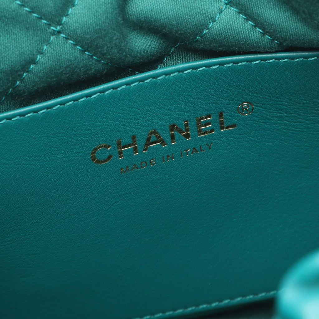 Chanel CHANEL 22 Leather Shoulder Bag