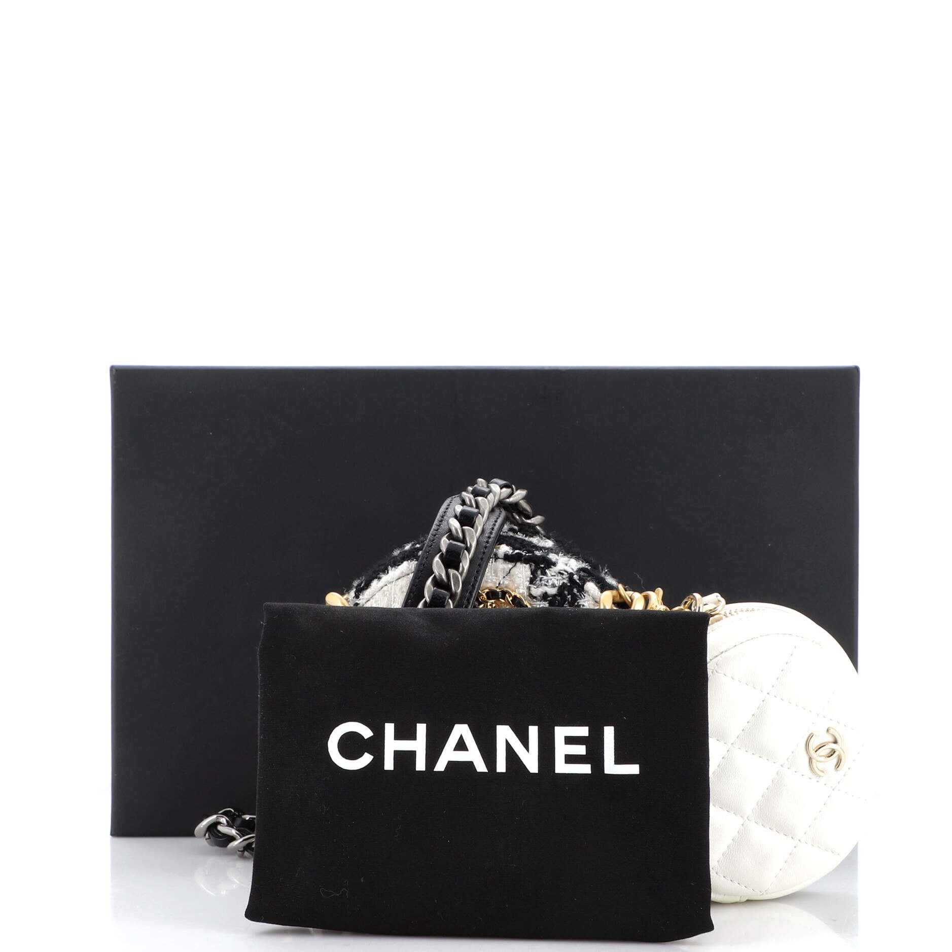 19 Round Clutch with Chain and Coin Purse Quilted Tweed and Lambskin
