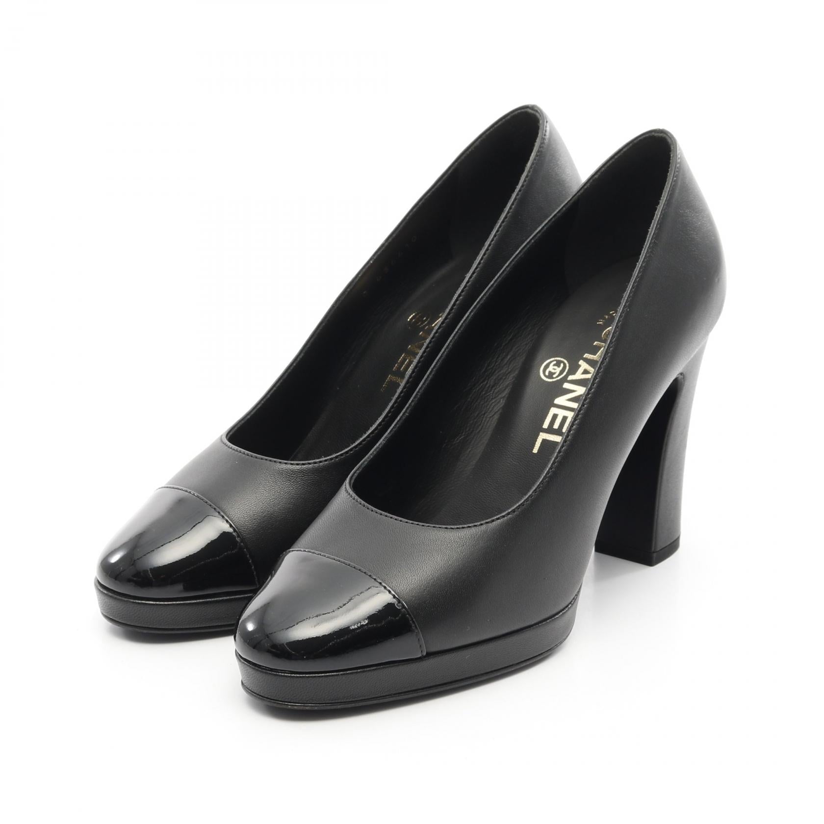 Chanel Coco Mark Leather Patent Leather Pumps