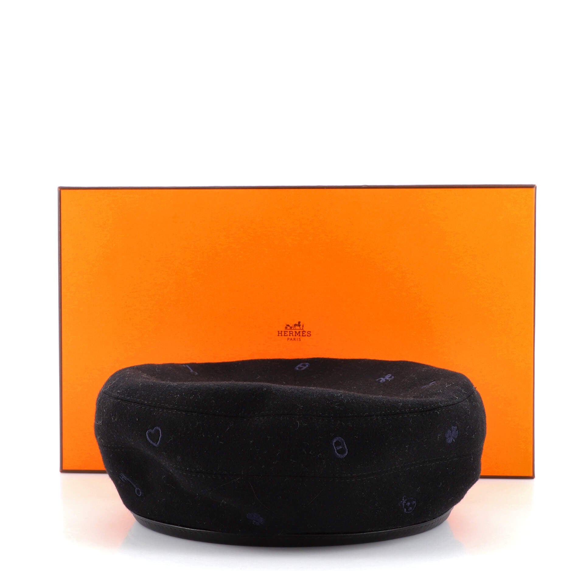Saint-Honore Charms Beret Embroidered Cashmere with Leather