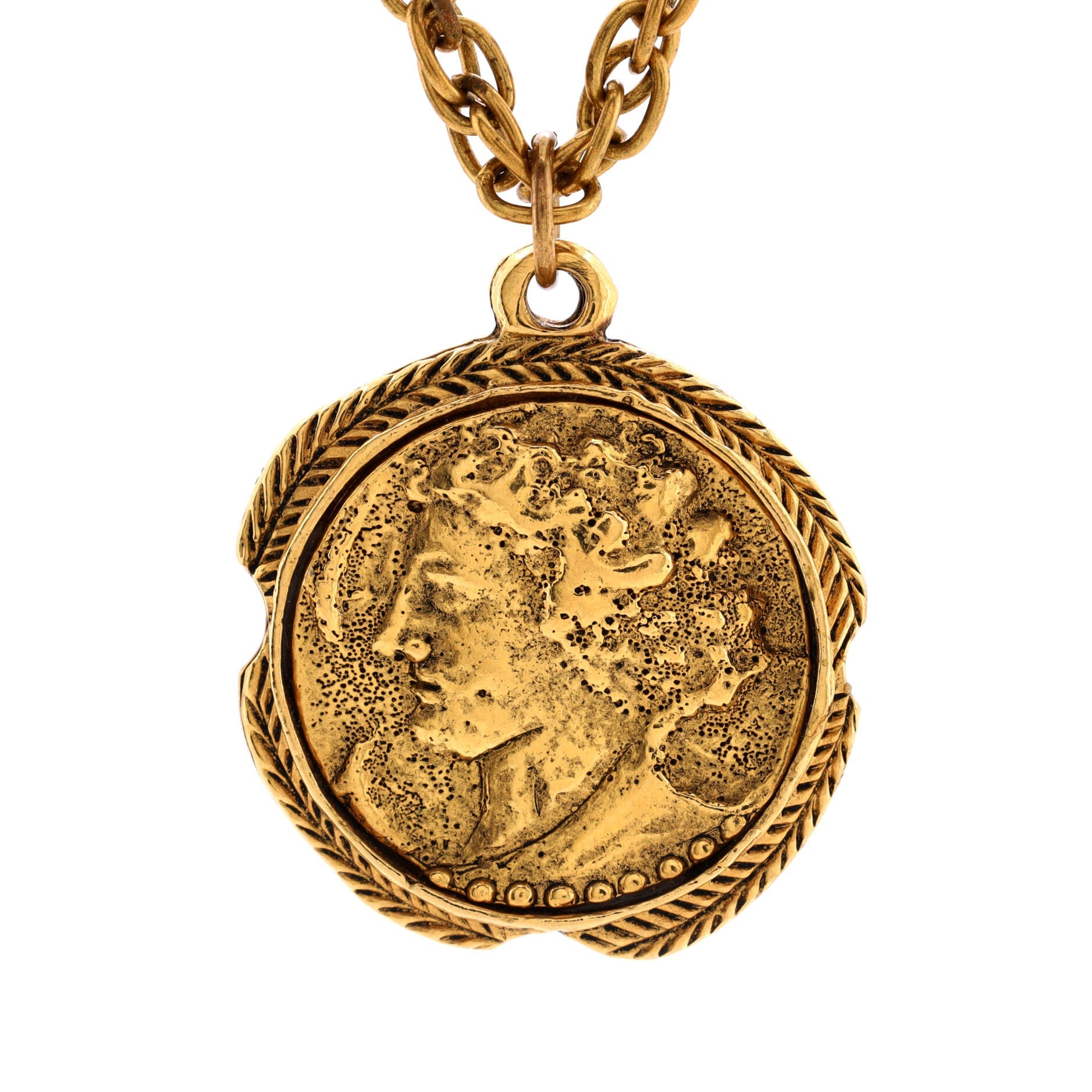 Vintage Round Medallion Pendant Necklace Metal