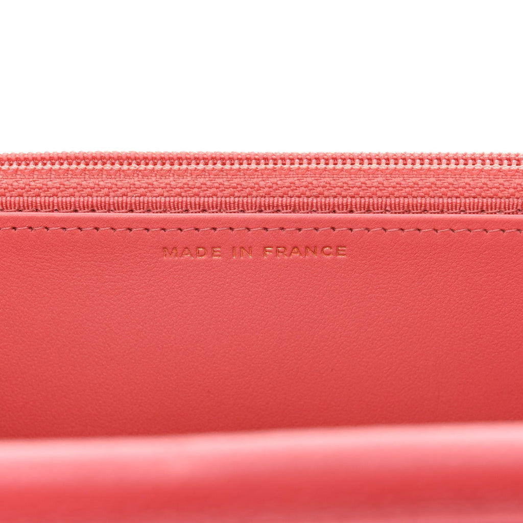 Caviar Quilted Wallet on Chain WOC Pink