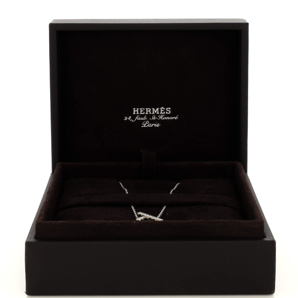 Finesse Pendant Necklace 18K White Gold and Diamonds