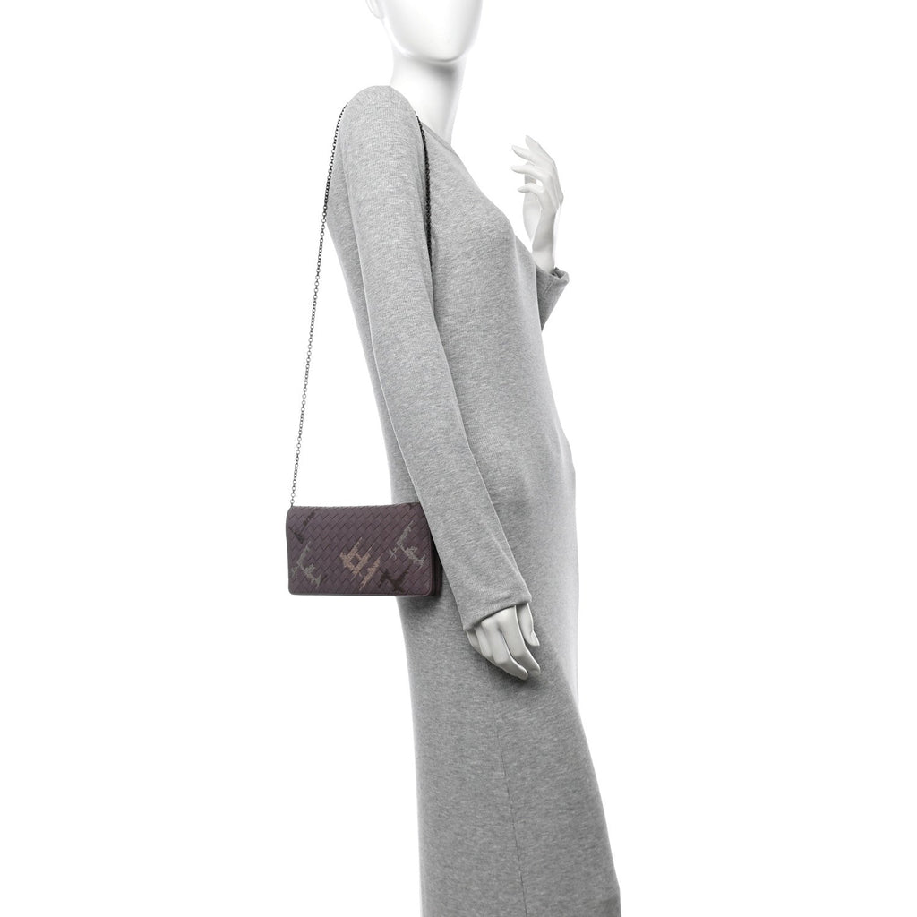 Nappa Intrecciato Graffiato Continental Wallet on Chain Glicine