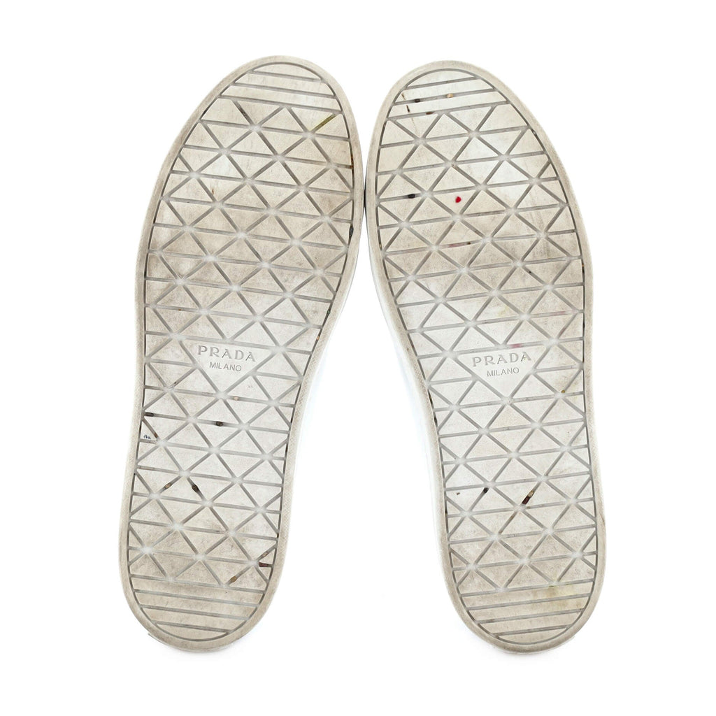 Women's Triangle Logo Low-Top Sneakers Leather