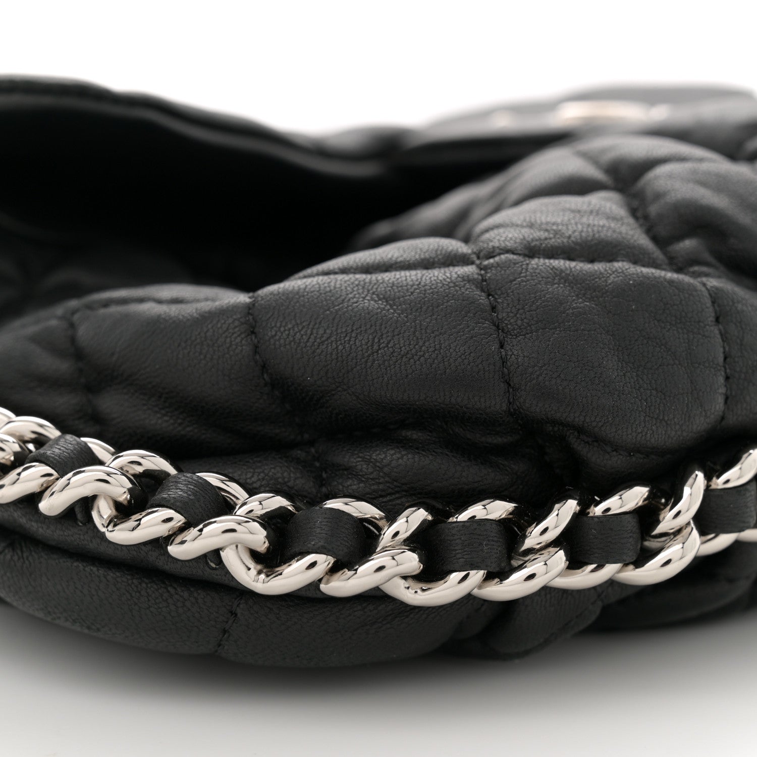 Washed Lambskin Quilted Medium Chain Around Messenger Black