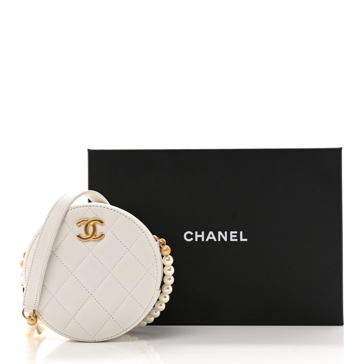 Calfskin Quilted Pearl Round Clutch With Chain White