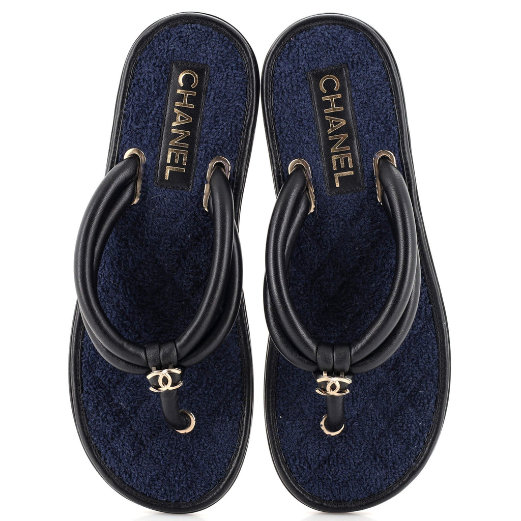 Women's Interlocking CC Thong Sandals Leather