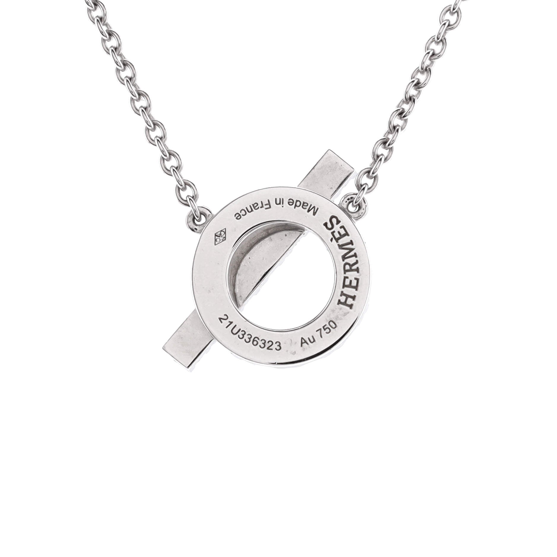 Finesse Pendant Necklace 18K White Gold and Diamonds