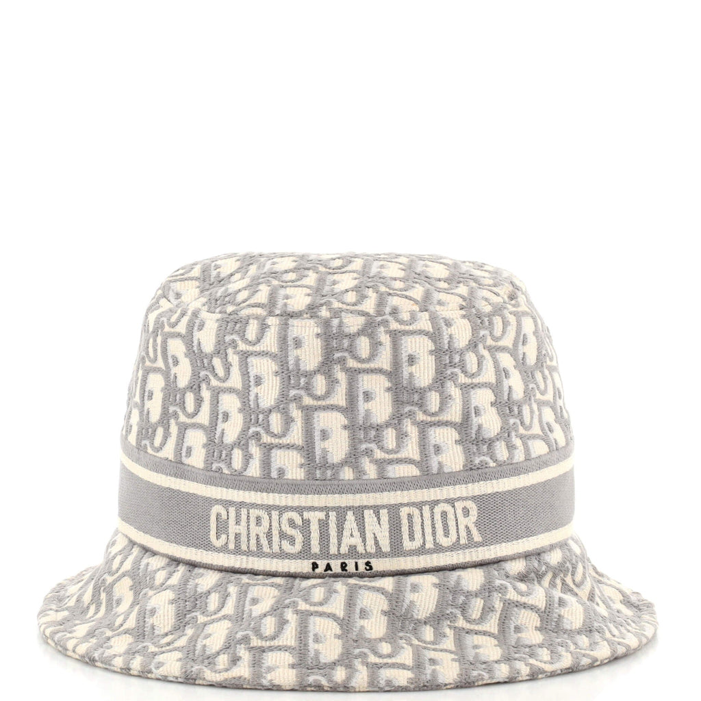 Bucket Hat Oblique Canvas
