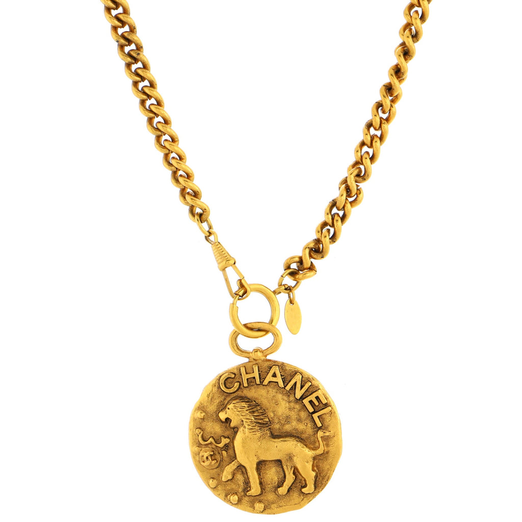Vintage Round Medallion Pendant Necklace Metal