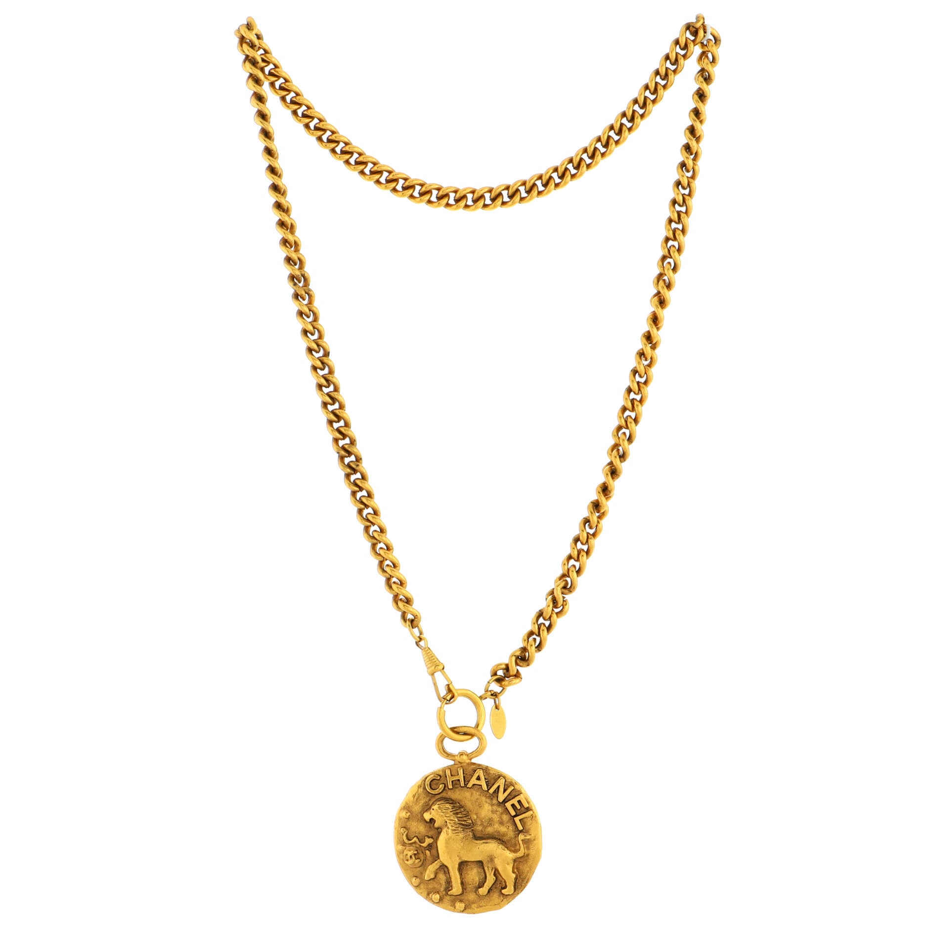 Vintage Round Medallion Pendant Necklace Metal