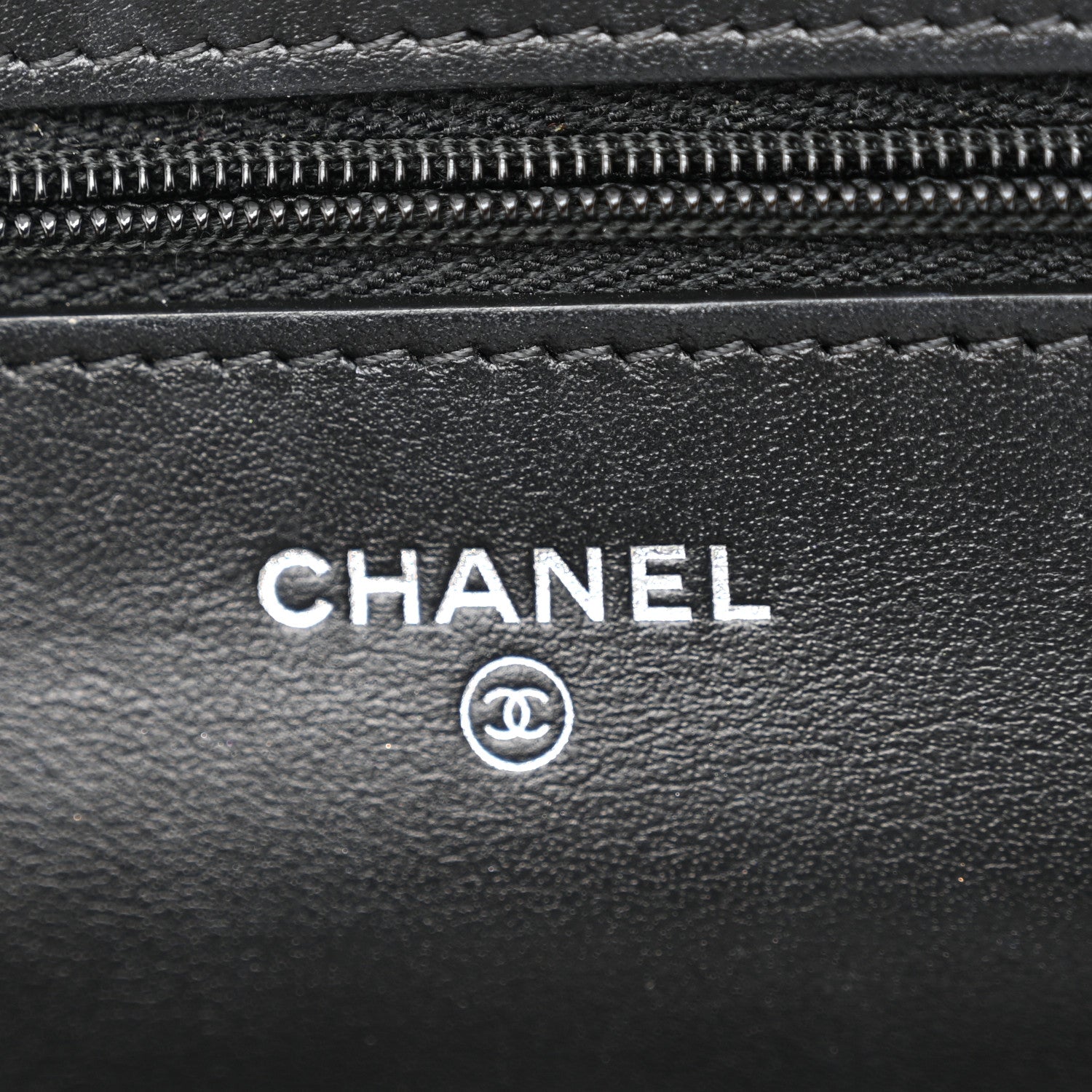 Patent Quilted Bi-Color Wallet On Chain WOC Red Black