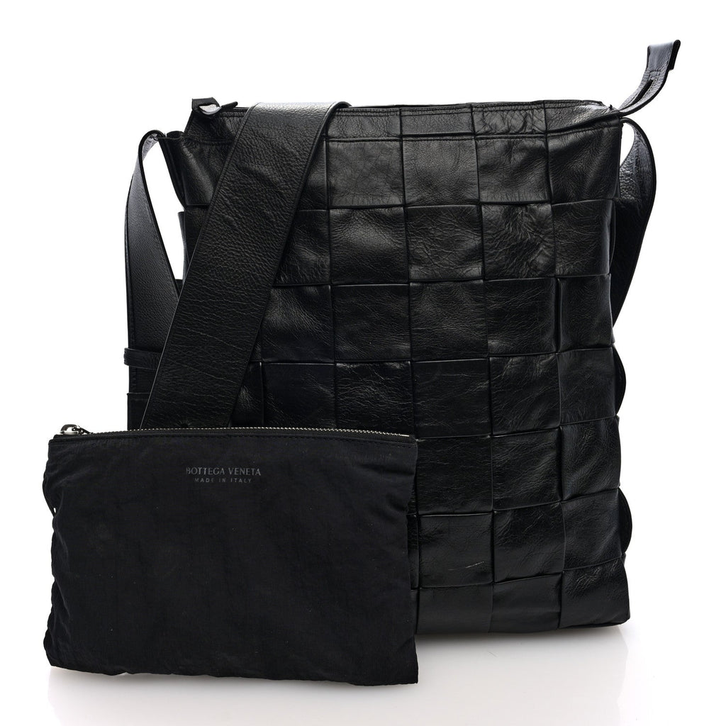 Paper Calfskin Maxi Intrecciato Cassette Messenger Black