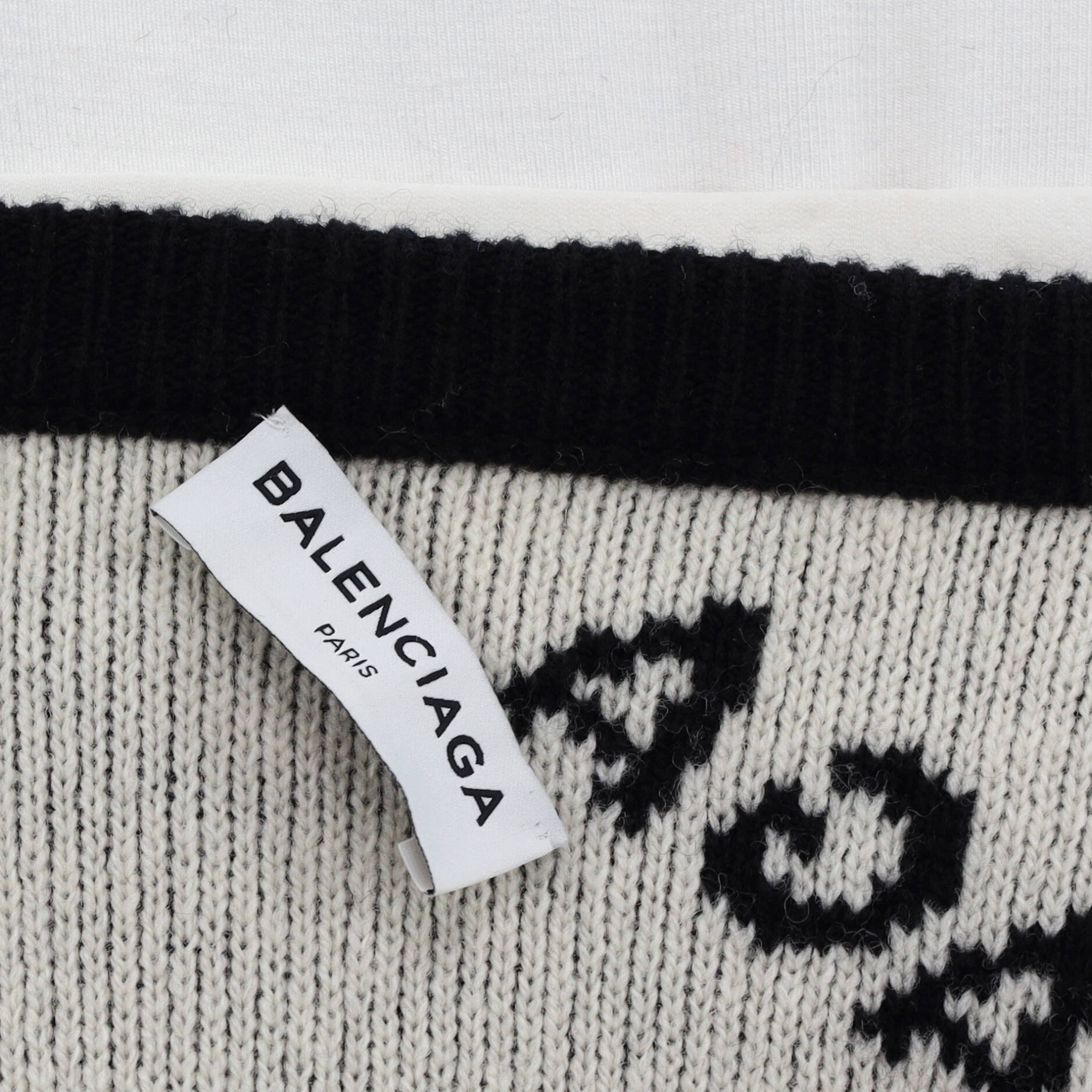 Women's All Over Logo V-Neck Sweater Wool Blend