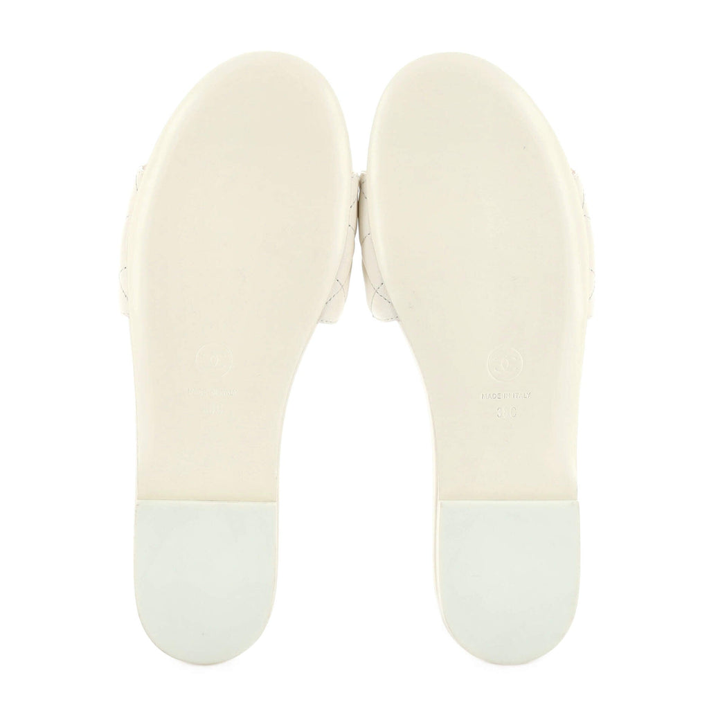 Women's Chain CC Slide Sandals Quilted Leather