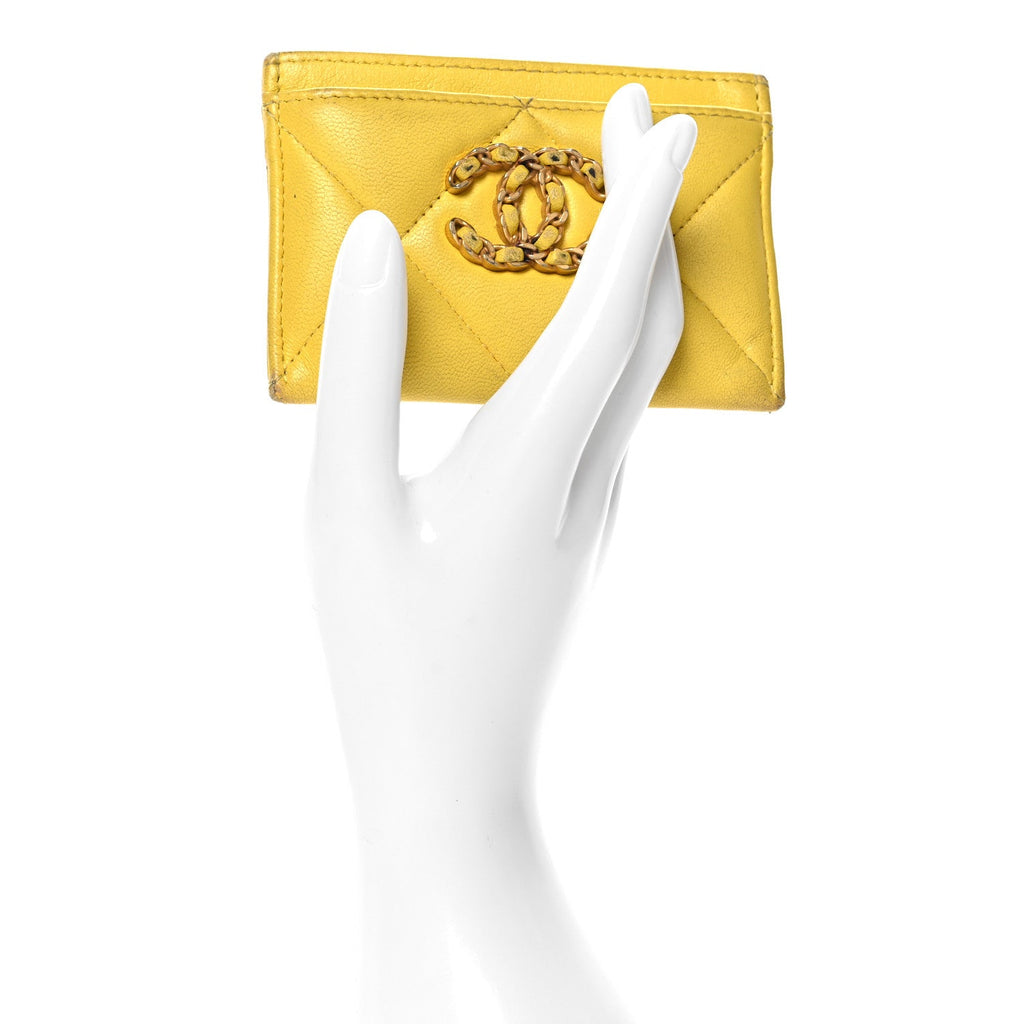 Lambskin Quilted Chanel 19  Holder Yellow