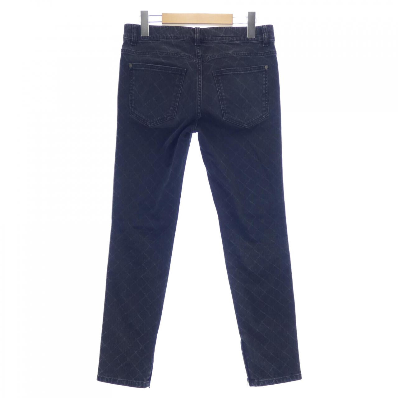 Chanel P56067V42237 Jeans