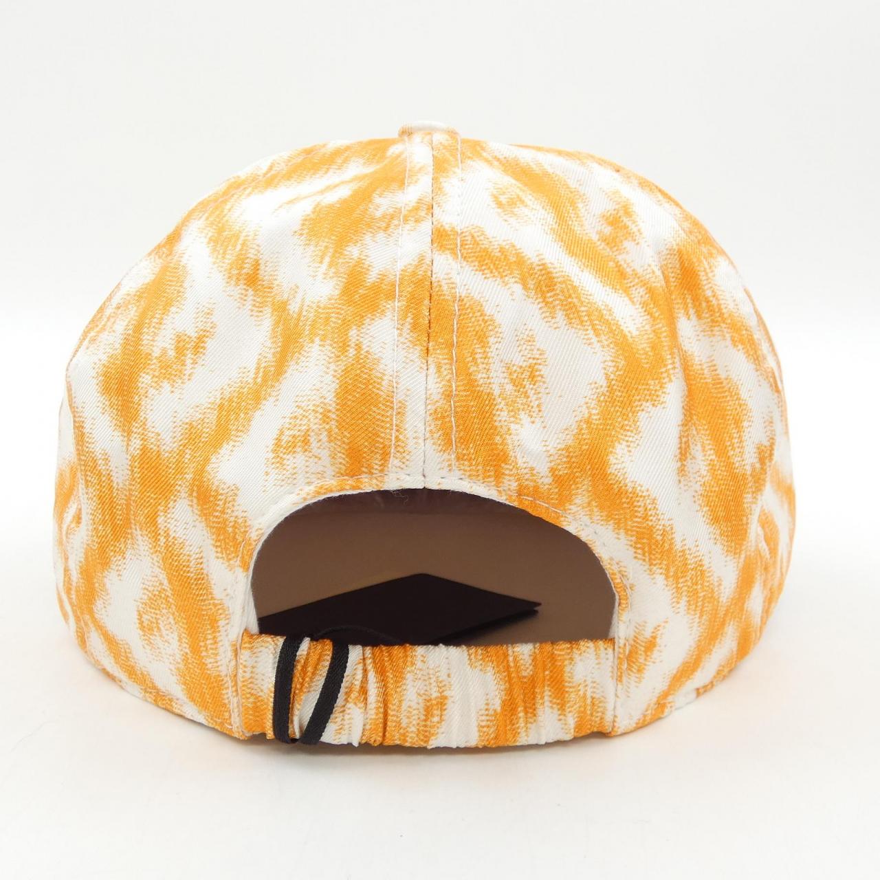 Fendi FXQ961 AN9LTU Cap