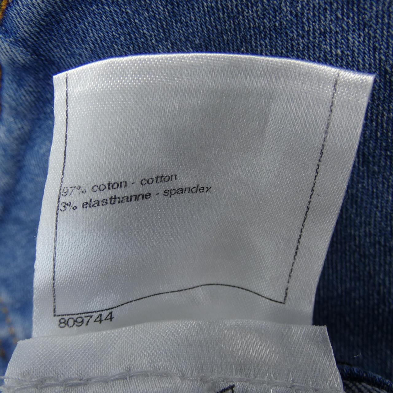 Chanel P47726V35865 14P Jeans