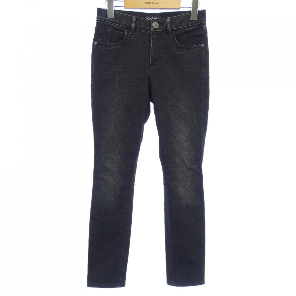 Chanel P57128V43420 Jeans