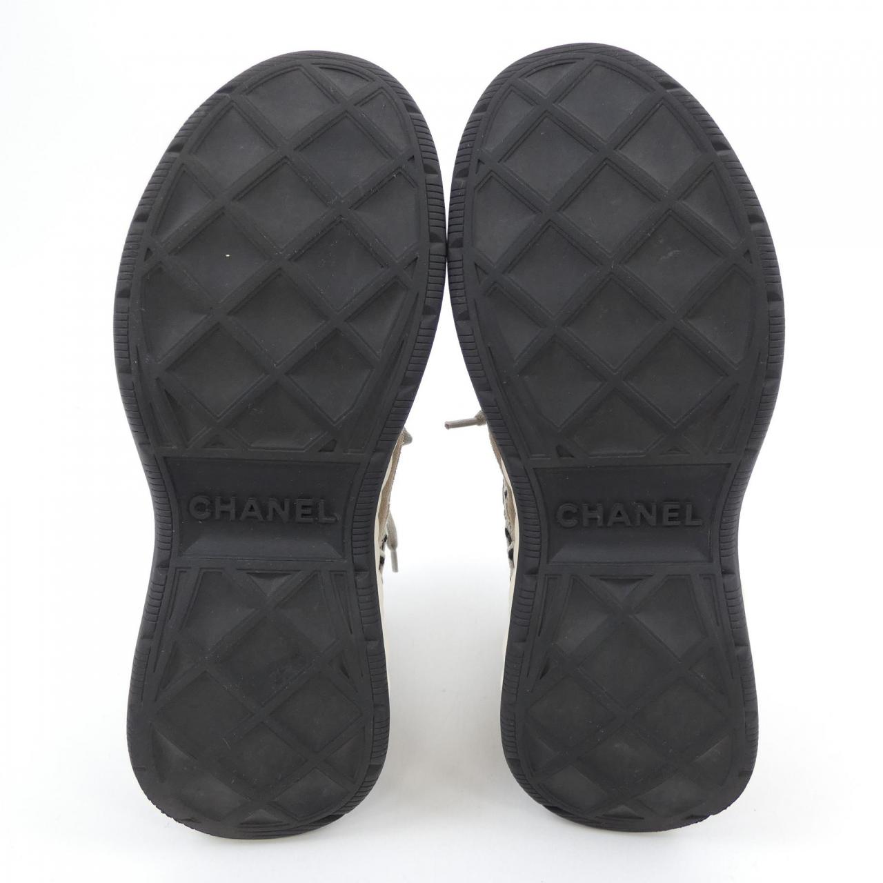 Chanel G37126Y55130 Suede Calfskin Embroidery Sneaker