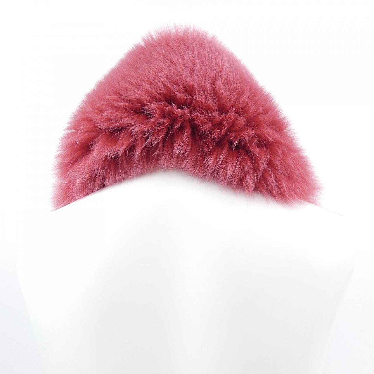Fendi NFG467 A4C1 Fox Muffler