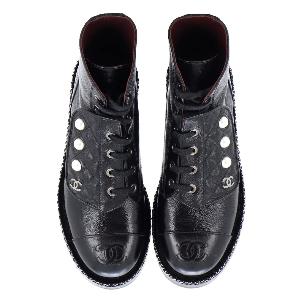 Women's Cap Toe CC Chain Around Pearl Combat Boots Leather