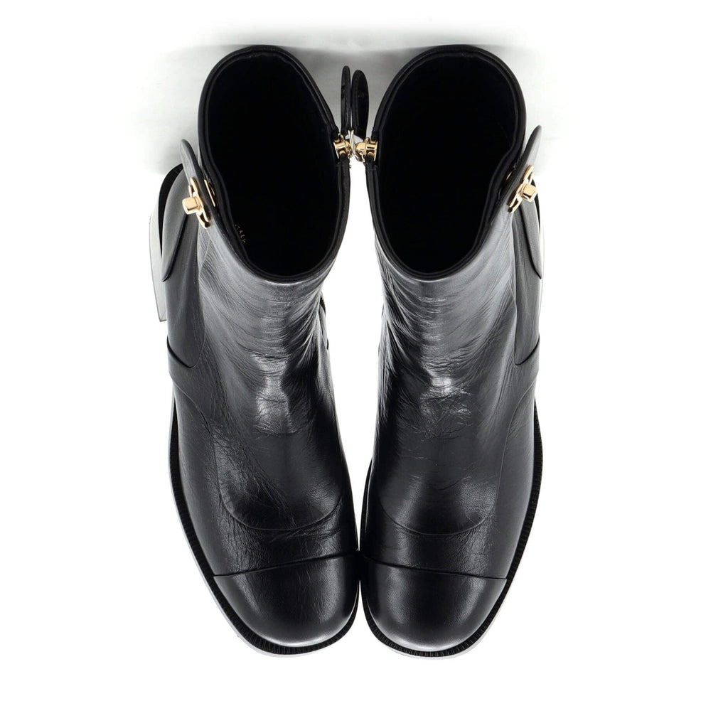 Women's CC Turnlock Cap Toe Chelsea Boots Leather
