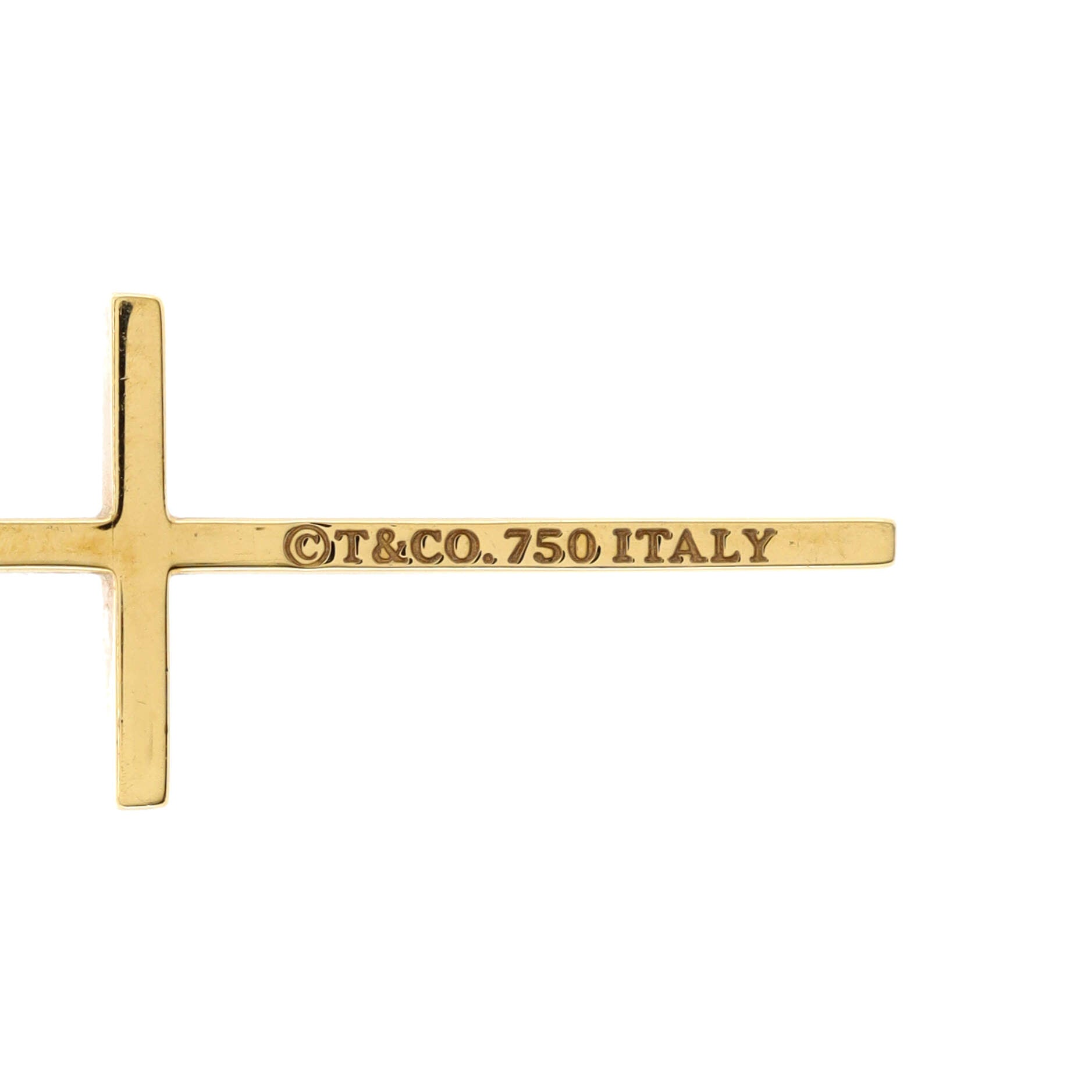 Metro Cross Pendant Necklace 18K Yellow Gold