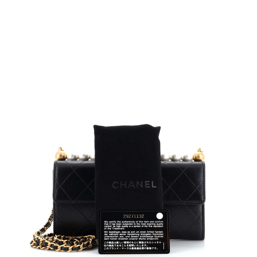 Chic Pearls Clutch with Chain Quilted Goatskin