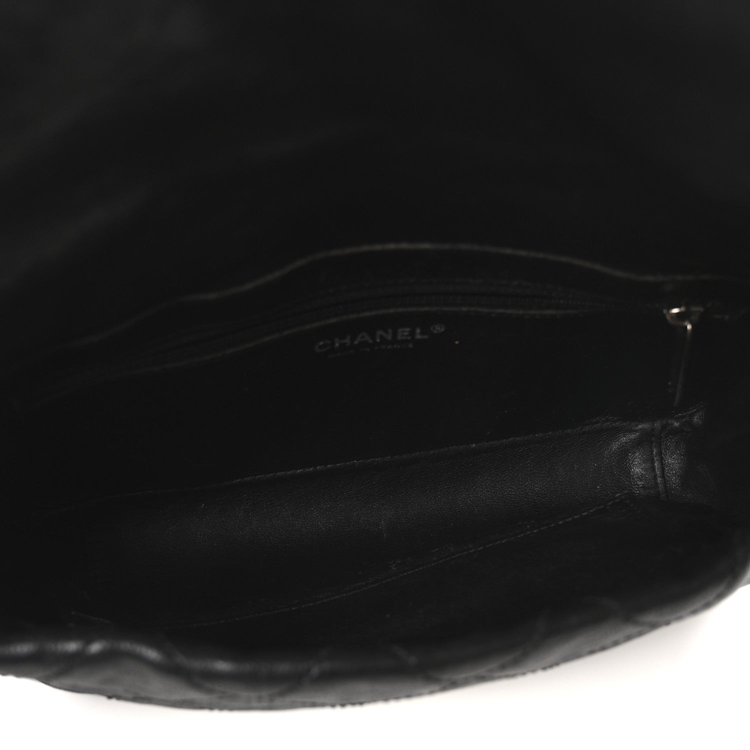 Calfskin Quilted Medium Modern Chain Flap Black